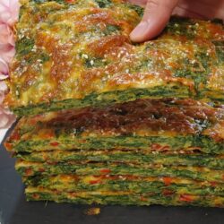 5 Kaşık Unla 1 Tepsi Börek Tarifi