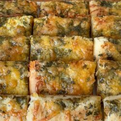 Bol Lezzetli Sarımsaklı Ekmek Tarifi