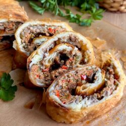 Çıtır Çıtır Lahmacun Börek Tarifi