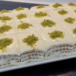 En Lezzetli Bisküvili Kolay Pasta Tarifi