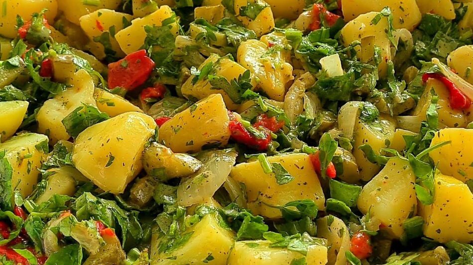 Sırrı Sosunda Patates Salatası Tarifi