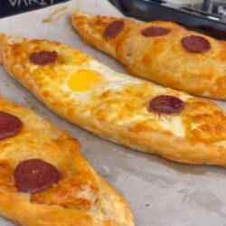 10 Dakikada Çıtır Çıtır Milföy Pide Tarifi