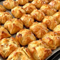 3 Malzeme İle El Açması Çıtır Börek Tarifi