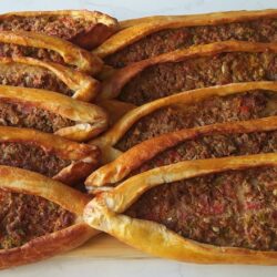 40 Yıllık Ustasından Kıymalı Pide Tarifi