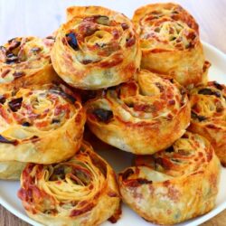 Patlıcanlı Domates Soslu Çıtır Börek Tarifi