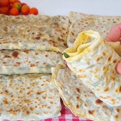 Yumuşacık Hamuruyla Ispanaklı Gözleme Tarifi