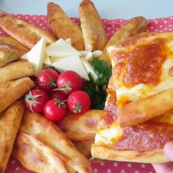Yumuşacık Hamuruyla Patatesli Pide Tarifi
