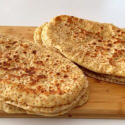 Yumuşacık Hamuruyla Susamlı Ekmek Tarifi