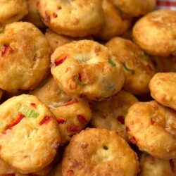 Asla Yağ Çekmeyen Pizza Tadında Pişi Tarifi