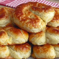 Dışı Çıtır İçi Yumuşacık El Açması Börek Tarifi