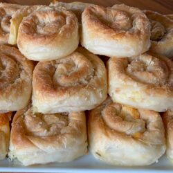 İnanılmaz Lezzetli Peynirli Börek Tarifi