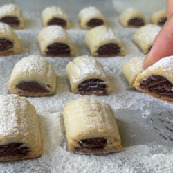 Kıyır Kıyır 2 Renkli Kurabiye Tarifi