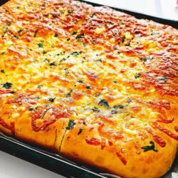 Yumuşacık Hamuruyla Kolay Çörek Tarifi