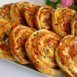 Yumuşacık Mini Pizza Poğaça Tarifi