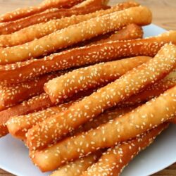 Asla Yağ Çekmeyen Gevrek Çubuk Pişi Tarifi