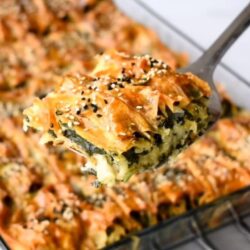 Hazır Yufka İle Ispanaklı Kolay Börek Tarifi
