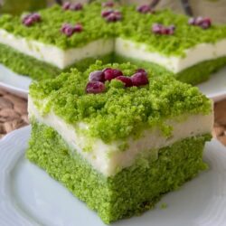 İpek Gibi Kremasıyla Ispanaklı Pasta Tarifi