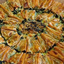 Ispanaklı Peynirli Kırma Börek Tarifi