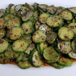Lokanta Usulü Salatalık Mezesi Tarifi