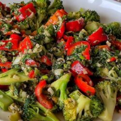 Özel Soslu Brokoli Salatası Tarifi