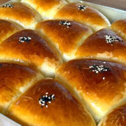 Puf Puf Kabaran Yumuşacık Üçgen Poğaça Tarifi