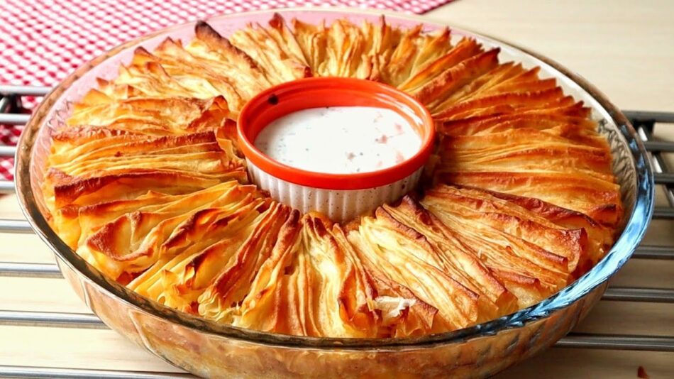 10 Dakikada 1 Tepsi Çıtır Börek Tarifi