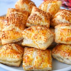 10 Dakikada Çıtır Milföy Börek Tarifi