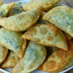Çiğ Ispanaklı Çiğ Börek Tarifi