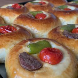 Dev Gibi Kabaran Pizza Poğaça Tarifi