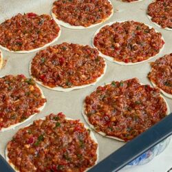 Ev Yapımı Çıtır Çıtır Fındık Lahmacun Tarifi