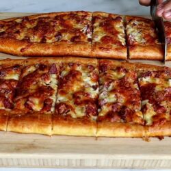 Sucuklu Kaşarlı Kolay Pide Tarifi