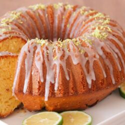 Yumuşacık Mis Gibi Limonlu Kek Tarifi