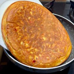 1 Su Bardağı Un İle 1 Tava Dolusu Börek Tarifi