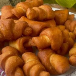 10 Dakikada Mayasız Yumuşacık Pişi Tarifi