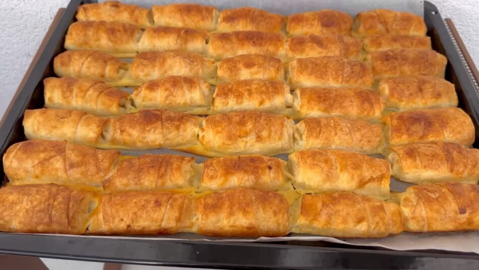 4 Yufka İle 1 Tepsi Çıtır Börek Tarifi