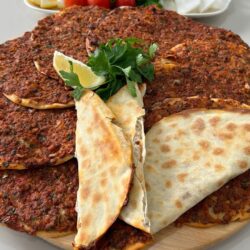 Bol Lezzetli Çıtır Lahmacun Tarifi