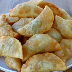 Dışı Çıtır İçi Sulu Sulu Soğanlı Çi Börek Tarifi