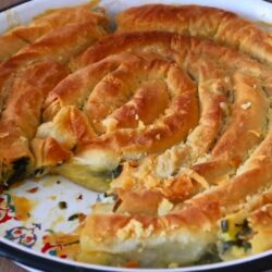 Hazır Yufkadan Çıtır Kol Böreği Tarifi