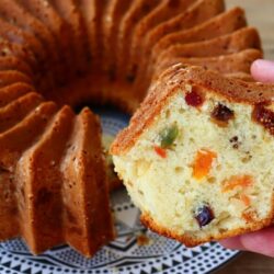 Pamuk Gibi Yumuşacık Meyveli Kek Tarifi