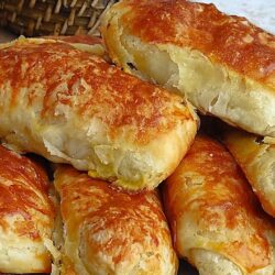 Tepsileri Dolduran El Açması Çıtır Börek Tarifi