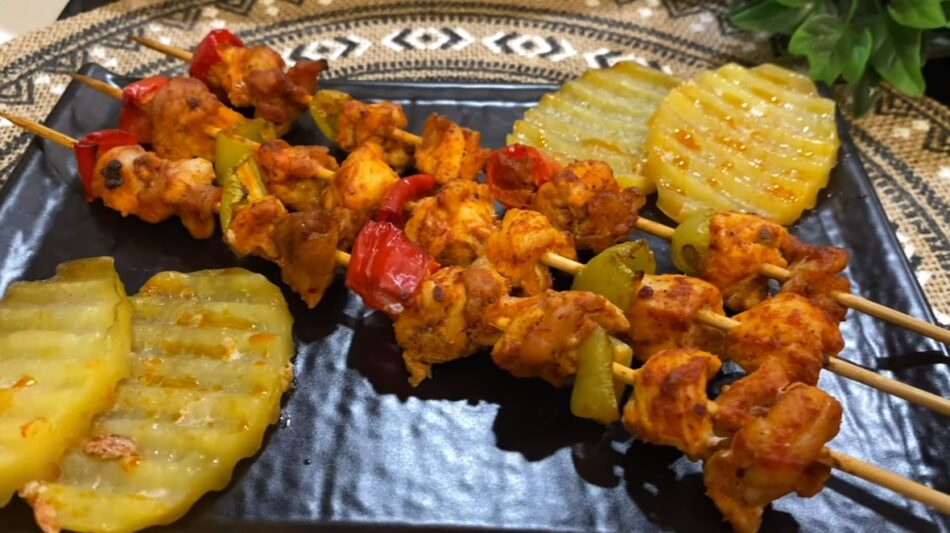 5 Dakikada Hazır Özel Soslu Tavuk Şiş Tarifi