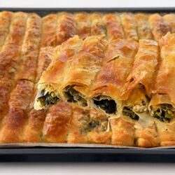 El Açması Ispanaklı Peynirli Çıtır Börek Tarifi