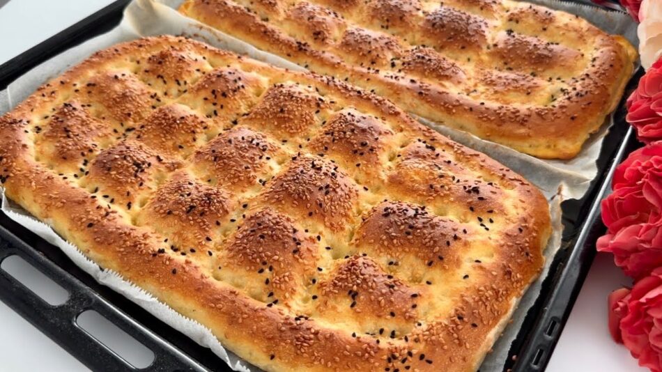 Ev Yapımı Yumuşacık Ramazan Pidesi Tarifi