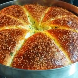 Puf Puf Kabaran Yumuşacık Tepsi Çöreği Tarifi