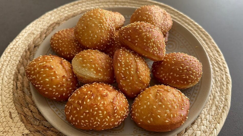 Yağ Çekmeyen Mayalı Susamlı Kolay Pişi Tarifi