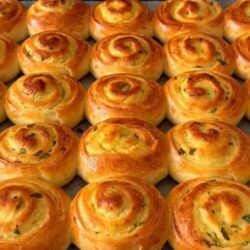 3 Bezeyle Yumuşacık Poğaça Tarifi