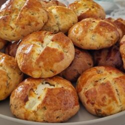 5 Dakikada Kıyır Kıyır Dereotlu Poğaça Tarifi