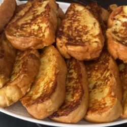 Asla Yağ Çekmeyen Yumurtalı Ekmek Tarifi