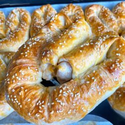El Açması Lezzetinde Pırasalı Börek Tarifi