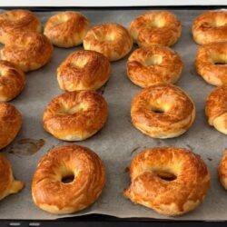 Üzeri Pul Pul Dökülen Kolay Börek Tarifi